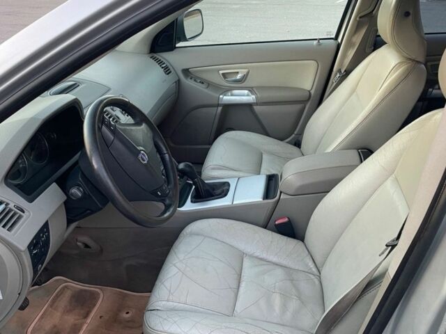 Сірий Вольво ХС90, об'ємом двигуна 2.4 л та пробігом 235 тис. км за 3700 $, фото 6 на Automoto.ua