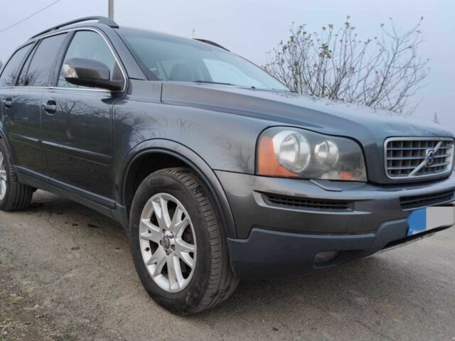 Серый Вольво ХС90, объемом двигателя 2.4 л и пробегом 195 тыс. км за 3800 $, фото 9 на Automoto.ua