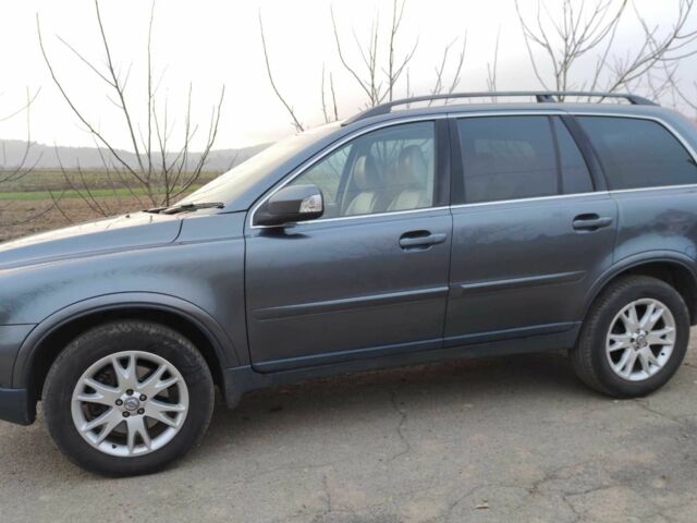 Серый Вольво ХС90, объемом двигателя 2.4 л и пробегом 195 тыс. км за 3800 $, фото 3 на Automoto.ua