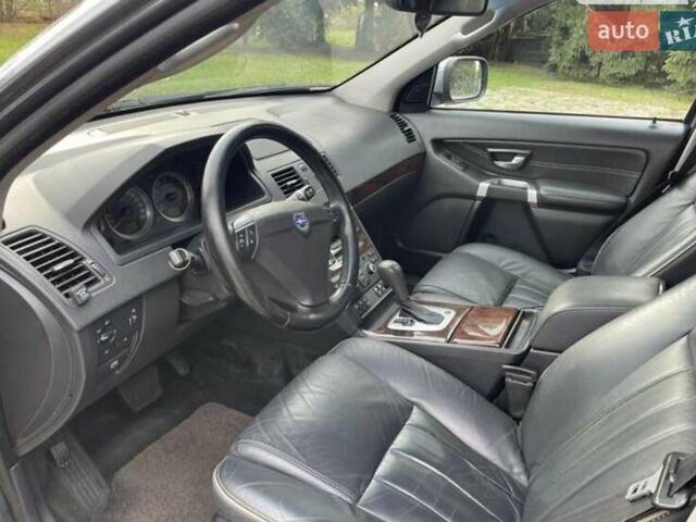 Серый Вольво ХС90, объемом двигателя 3.19 л и пробегом 288 тыс. км за 10300 $, фото 5 на Automoto.ua