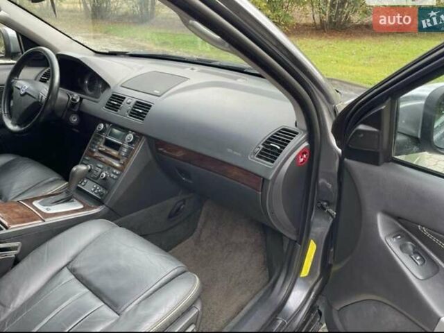 Серый Вольво ХС90, объемом двигателя 3.19 л и пробегом 288 тыс. км за 10300 $, фото 1 на Automoto.ua