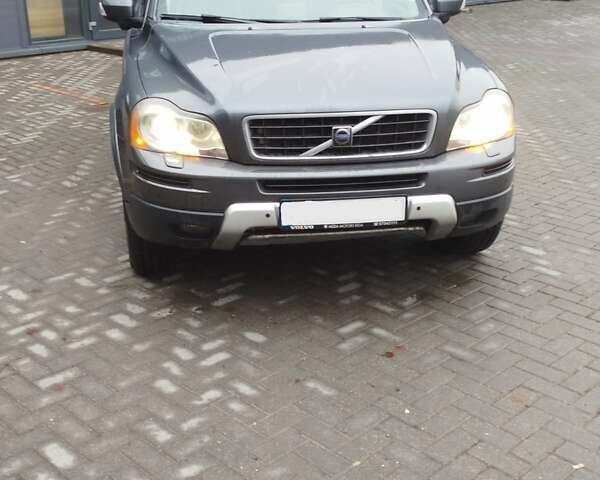 Серый Вольво ХС90, объемом двигателя 2.4 л и пробегом 281 тыс. км за 10000 $, фото 4 на Automoto.ua