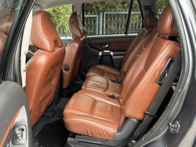 Сірий Вольво ХС90, об'ємом двигуна 2.4 л та пробігом 246 тис. км за 2600 $, фото 10 на Automoto.ua