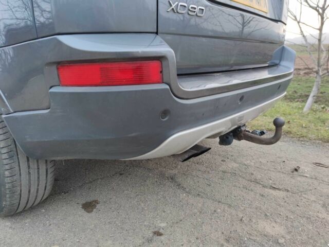 Серый Вольво ХС90, объемом двигателя 2.4 л и пробегом 195 тыс. км за 3800 $, фото 12 на Automoto.ua