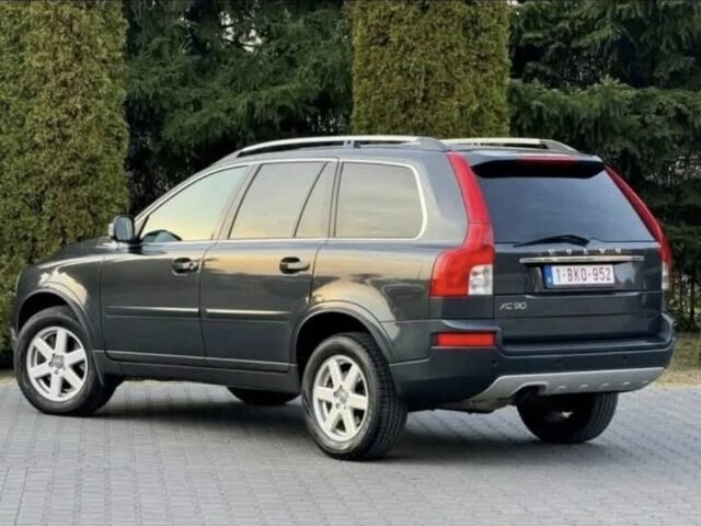 Серый Вольво ХС90, объемом двигателя 2.4 л и пробегом 250 тыс. км за 3500 $, фото 2 на Automoto.ua