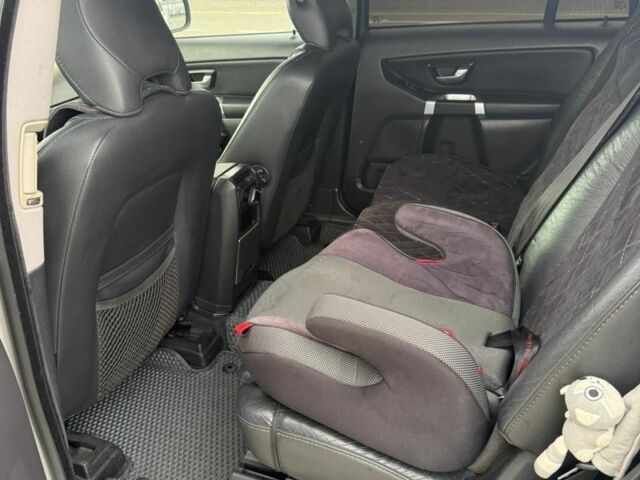 Вольво ХС90 2008 в Нововолынск на Automoto.ua Серый Вольво ХС90, объемом двигателя 2.4 л и пробегом 285 тыс. км за 13200 $, фото 10 на Automoto.ua