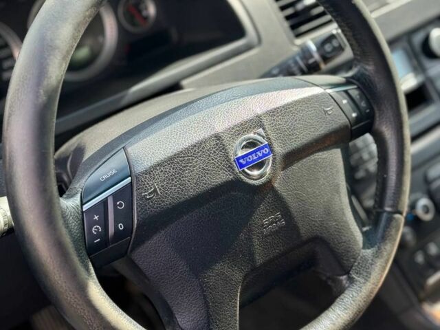 Серый Вольво ХС90, объемом двигателя 2.4 л и пробегом 350 тыс. км за 6500 $, фото 9 на Automoto.ua