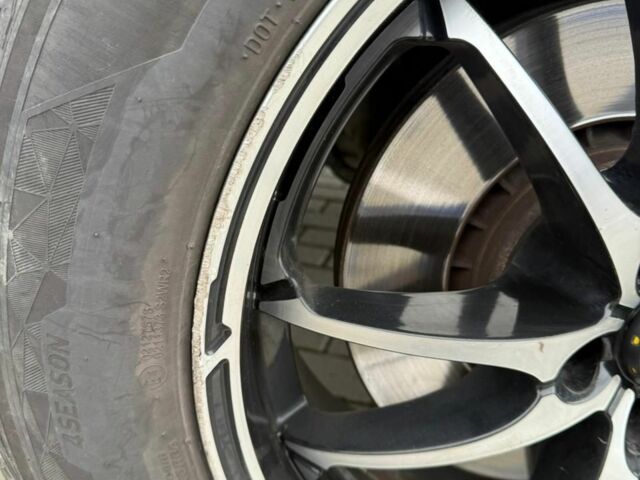 Вольво ХС90 2008 в Нововолынск на Automoto.ua Серый Вольво ХС90, объемом двигателя 2.4 л и пробегом 285 тыс. км за 13200 $, фото 8 на Automoto.ua