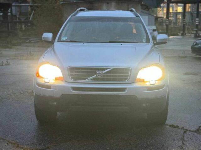 Серый Вольво ХС90, объемом двигателя 2.4 л и пробегом 290 тыс. км за 6500 $, фото 2 на Automoto.ua