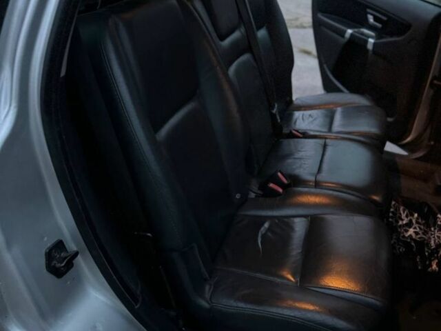 Серый Вольво ХС90, объемом двигателя 2.4 л и пробегом 290 тыс. км за 6500 $, фото 15 на Automoto.ua