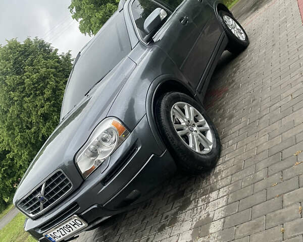 Серый Вольво ХС90, объемом двигателя 2.4 л и пробегом 330 тыс. км за 12500 $, фото 1 на Automoto.ua