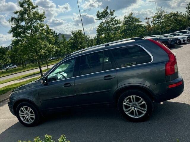 Серый Вольво ХС90, объемом двигателя 2.4 л и пробегом 350 тыс. км за 6500 $, фото 4 на Automoto.ua