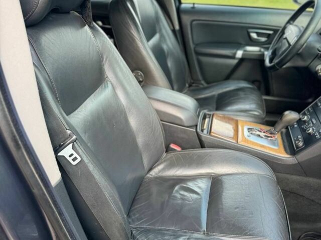 Серый Вольво ХС90, объемом двигателя 2.4 л и пробегом 350 тыс. км за 6500 $, фото 11 на Automoto.ua