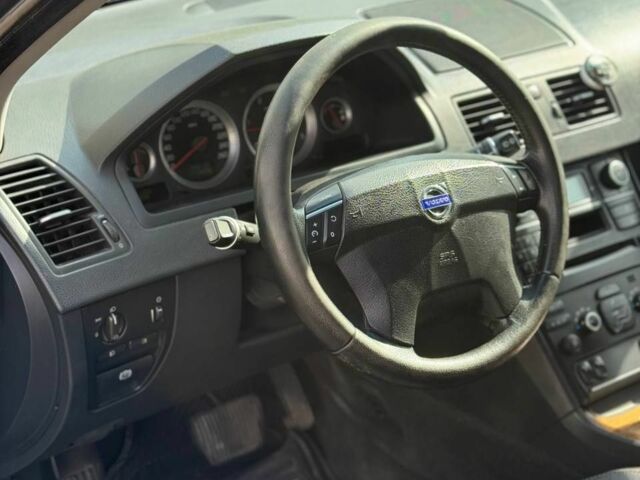 Серый Вольво ХС90, объемом двигателя 2.4 л и пробегом 350 тыс. км за 6500 $, фото 12 на Automoto.ua