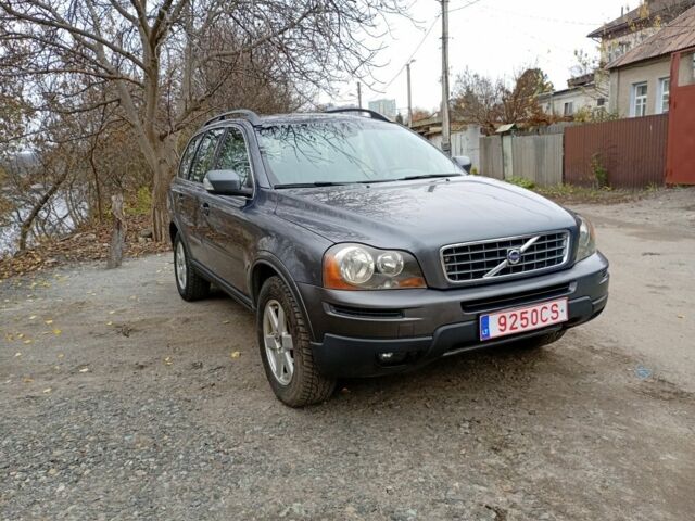 Серый Вольво ХС90, объемом двигателя 2.4 л и пробегом 297 тыс. км за 7500 $, фото 3 на Automoto.ua