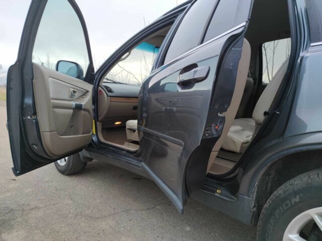 Серый Вольво ХС90, объемом двигателя 2.4 л и пробегом 195 тыс. км за 3800 $, фото 14 на Automoto.ua