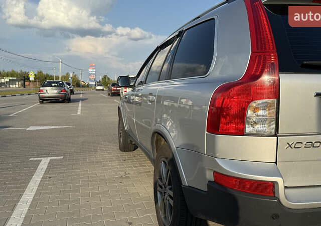 Сірий Вольво ХС90, об'ємом двигуна 2.4 л та пробігом 351 тис. км за 14900 $, фото 6 на Automoto.ua