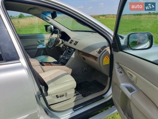 Сірий Вольво ХС90, об'ємом двигуна 2.4 л та пробігом 286 тис. км за 13700 $, фото 2 на Automoto.ua