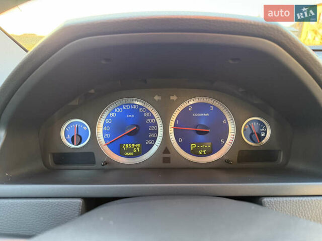 Сірий Вольво ХС90, об'ємом двигуна 2.4 л та пробігом 285 тис. км за 16163 $, фото 24 на Automoto.ua