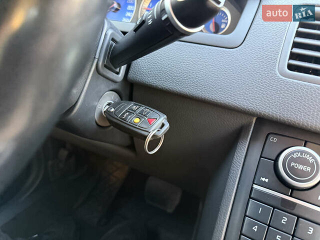 Сірий Вольво ХС90, об'ємом двигуна 2.4 л та пробігом 285 тис. км за 16163 $, фото 27 на Automoto.ua