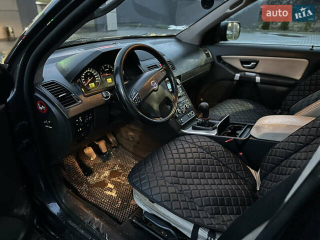 Сірий Вольво ХС90, об'ємом двигуна 2.4 л та пробігом 260 тис. км за 12000 $, фото 5 на Automoto.ua