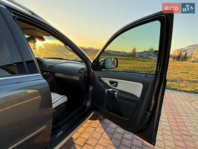 Сірий Вольво ХС90, об'ємом двигуна 2.4 л та пробігом 285 тис. км за 16163 $, фото 56 на Automoto.ua