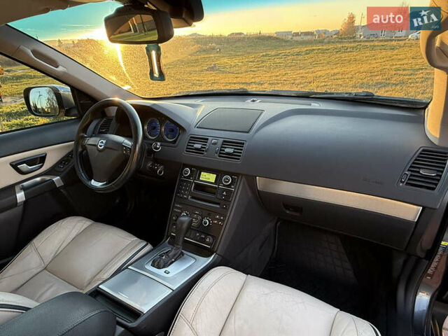 Сірий Вольво ХС90, об'ємом двигуна 2.4 л та пробігом 285 тис. км за 16163 $, фото 61 на Automoto.ua