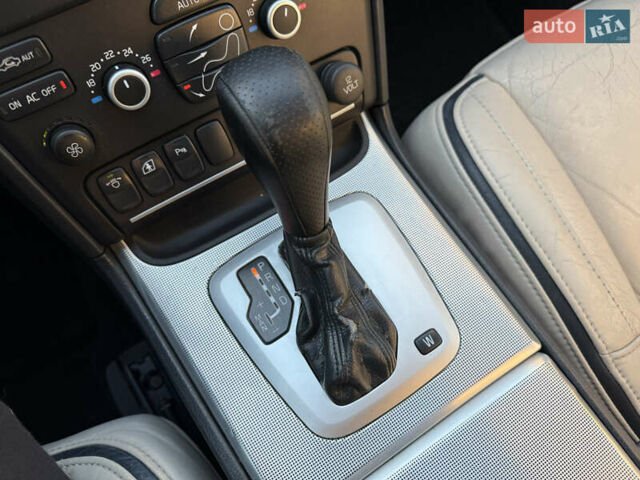 Сірий Вольво ХС90, об'ємом двигуна 2.4 л та пробігом 285 тис. км за 16163 $, фото 32 на Automoto.ua