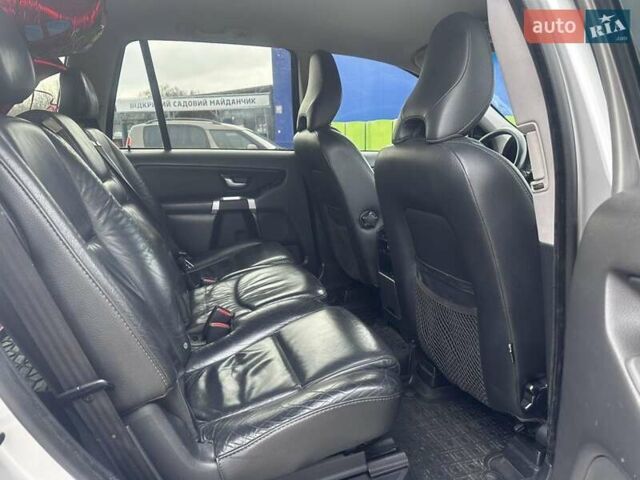 Сірий Вольво ХС90, об'ємом двигуна 2.4 л та пробігом 303 тис. км за 14500 $, фото 5 на Automoto.ua