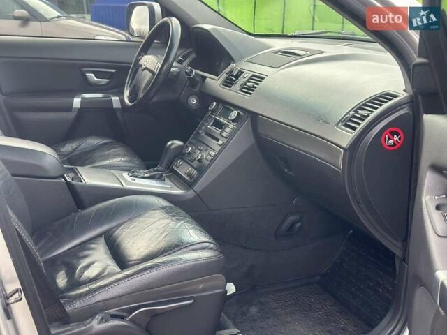 Сірий Вольво ХС90, об'ємом двигуна 2.4 л та пробігом 303 тис. км за 14500 $, фото 12 на Automoto.ua