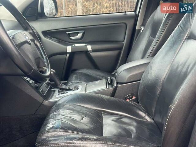 Сірий Вольво ХС90, об'ємом двигуна 2.4 л та пробігом 303 тис. км за 14500 $, фото 26 на Automoto.ua