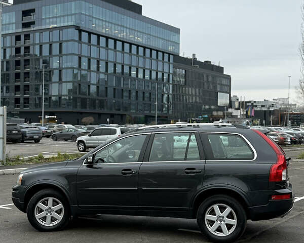 Серый Вольво ХС90, объемом двигателя 3.2 л и пробегом 274 тыс. км за 17000 $, фото 2 на Automoto.ua