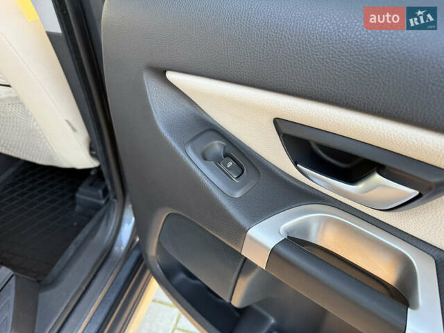 Сірий Вольво ХС90, об'ємом двигуна 2.4 л та пробігом 285 тис. км за 16163 $, фото 50 на Automoto.ua