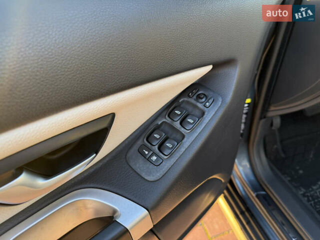 Сірий Вольво ХС90, об'ємом двигуна 2.4 л та пробігом 285 тис. км за 16163 $, фото 16 на Automoto.ua