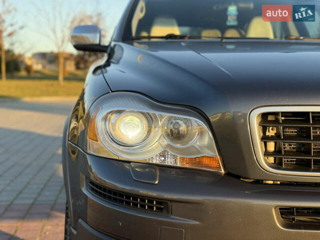 Сірий Вольво ХС90, об'ємом двигуна 2.4 л та пробігом 285 тис. км за 16163 $, фото 12 на Automoto.ua