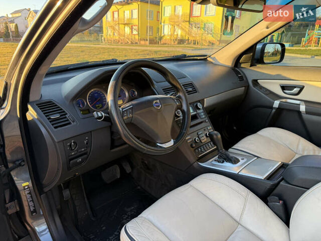 Сірий Вольво ХС90, об'ємом двигуна 2.4 л та пробігом 285 тис. км за 16163 $, фото 21 на Automoto.ua