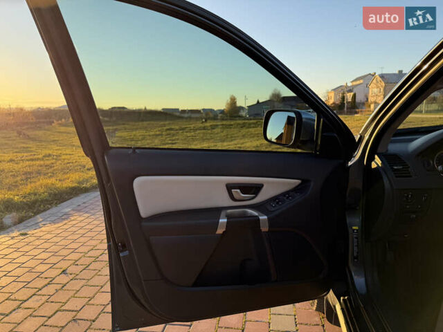 Сірий Вольво ХС90, об'ємом двигуна 2.4 л та пробігом 285 тис. км за 16163 $, фото 15 на Automoto.ua