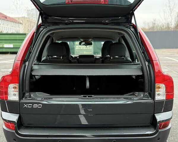 Серый Вольво ХС90, объемом двигателя 3.2 л и пробегом 274 тыс. км за 17000 $, фото 6 на Automoto.ua