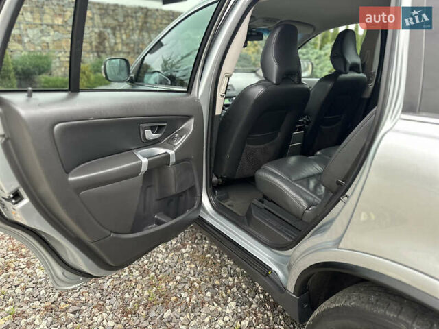 Сірий Вольво ХС90, об'ємом двигуна 2.4 л та пробігом 240 тис. км за 15999 $, фото 79 на Automoto.ua