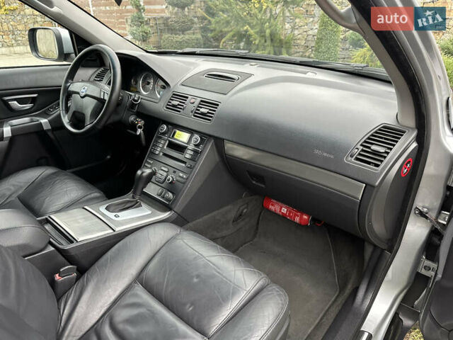 Сірий Вольво ХС90, об'ємом двигуна 2.4 л та пробігом 240 тис. км за 15999 $, фото 71 на Automoto.ua