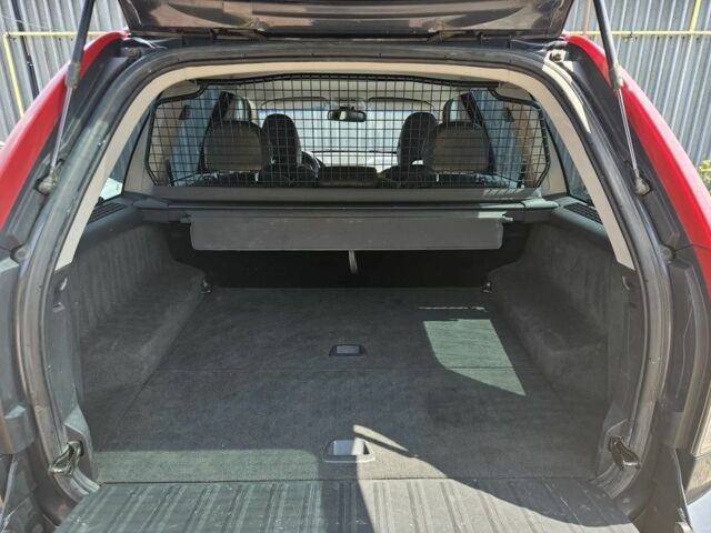 Серый Вольво ХС90, объемом двигателя 2.4 л и пробегом 219 тыс. км за 3500 $, фото 5 на Automoto.ua