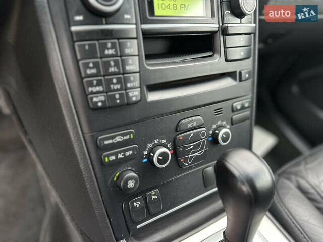 Сірий Вольво ХС90, об'ємом двигуна 2.4 л та пробігом 240 тис. км за 15999 $, фото 60 на Automoto.ua