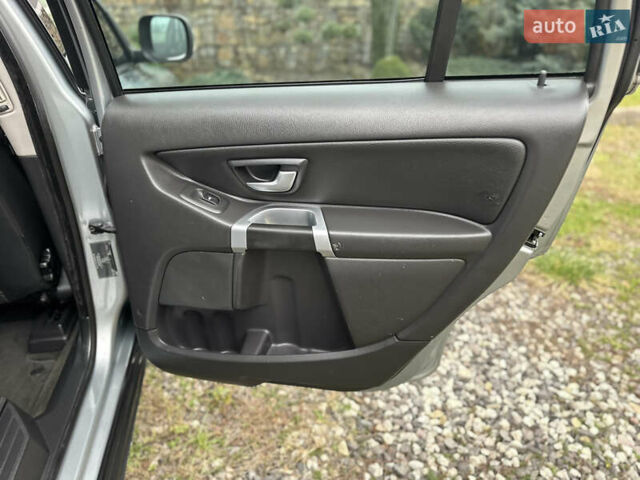 Сірий Вольво ХС90, об'ємом двигуна 2.4 л та пробігом 240 тис. км за 15999 $, фото 73 на Automoto.ua