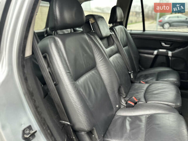 Сірий Вольво ХС90, об'ємом двигуна 2.4 л та пробігом 240 тис. км за 15999 $, фото 78 на Automoto.ua