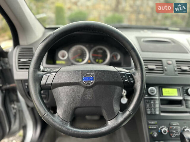 Сірий Вольво ХС90, об'ємом двигуна 2.4 л та пробігом 240 тис. км за 15999 $, фото 52 на Automoto.ua