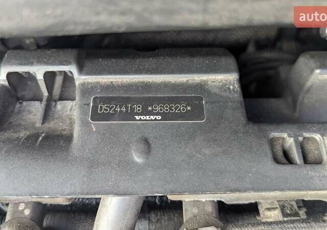 Серый Вольво ХС90, объемом двигателя 2.4 л и пробегом 335 тыс. км за 8000 $, фото 13 на Automoto.ua
