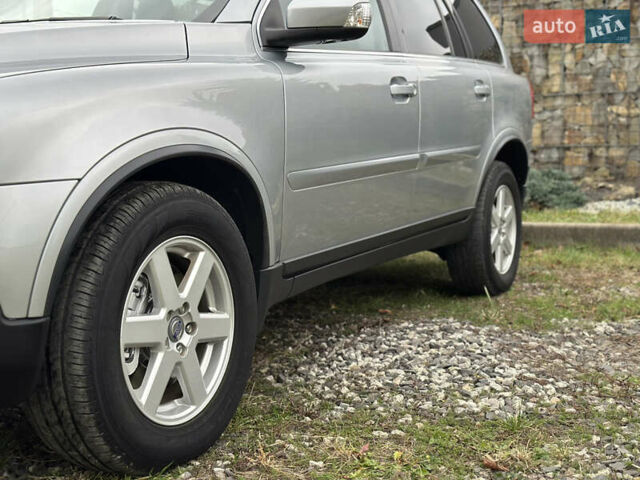 Сірий Вольво ХС90, об'ємом двигуна 2.4 л та пробігом 240 тис. км за 15999 $, фото 5 на Automoto.ua