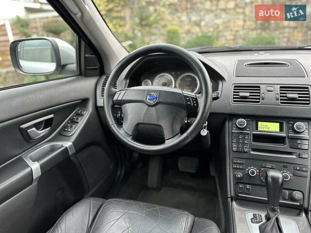 Сірий Вольво ХС90, об'ємом двигуна 2.4 л та пробігом 240 тис. км за 15999 $, фото 49 на Automoto.ua