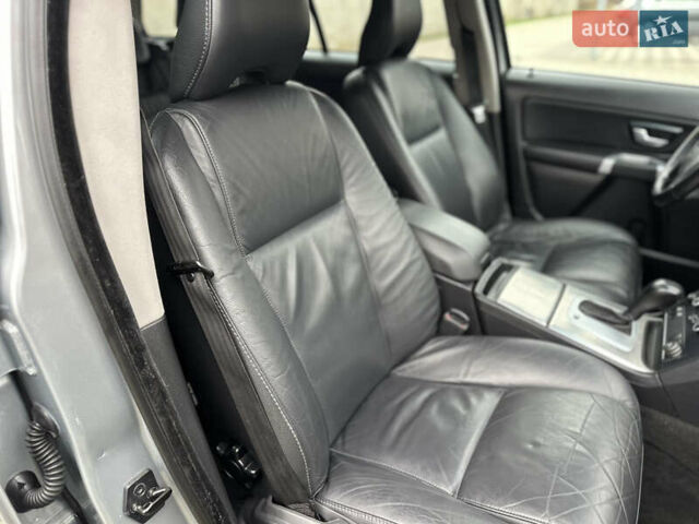 Сірий Вольво ХС90, об'ємом двигуна 2.4 л та пробігом 240 тис. км за 15999 $, фото 70 на Automoto.ua