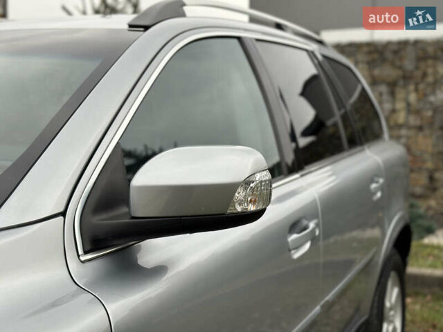 Сірий Вольво ХС90, об'ємом двигуна 2.4 л та пробігом 240 тис. км за 15999 $, фото 8 на Automoto.ua